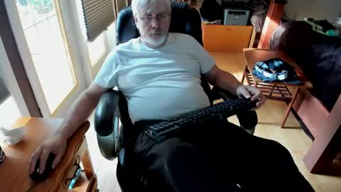 cloudalert62 online show from November 2025 06:43:01 PM