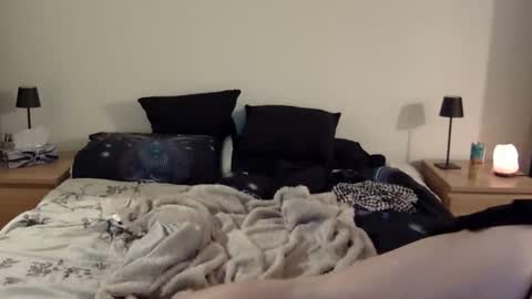 cloudy2025 online show from November 2025 03:06:01 AM