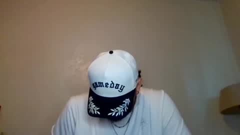 tallhungandcloudy online show from April 2026 10:37:01 PM