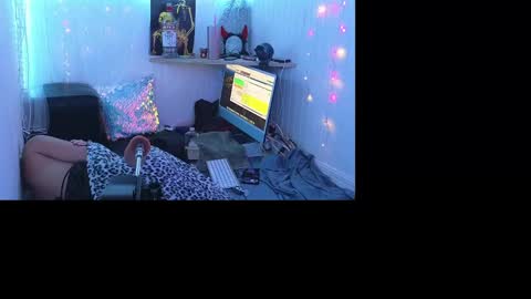 Snapshot of clover51980 chatting on December 2024 10:53:02 AM Clover51980 online show from December 2024 10:53:02 AM