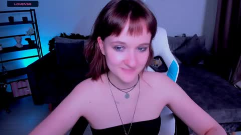  Clover  follow me  online show from December 2024 06:29:01 PM