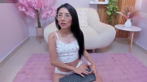 Eilyn online show from October 2025 10:15:02 AM