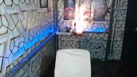 clyde_twinkx online show from October 2025 02:17:02 PM