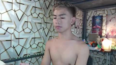 clyde_twinkx online show from November 2025 05:32:02 AM