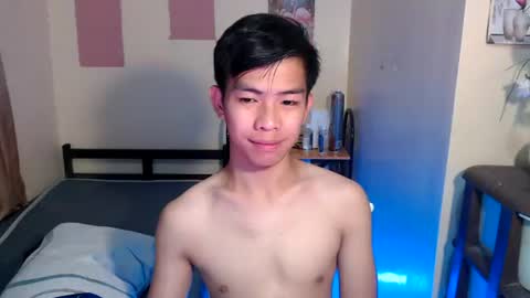 Snapshot of clyde_twinkx chatting on June 2026 06:27:02 AM clyde_twinkx online show from June 2026 06:27:02 AM