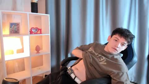 Snapshot of clydeweaver chatting on January 2025 04:48:01 PM Jacob online show from January 2025 04:48:01 PM