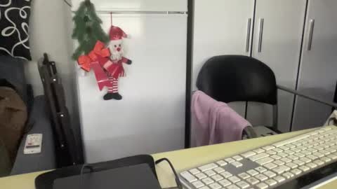 Snapshot of coach_karl chatting on December 2025 11:45:01 PM Coach Karl Porn Star Tip me all the way to my next trip online show from December 2025 11:45:01 PM