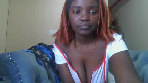 Snapshot of coastal_baddie chatting on May 2026 03:18:02 PM Ninah online show from May 2026 03:18:02 PM
