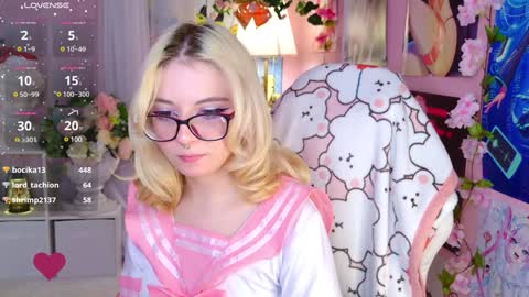 Mia online show from December 2024 12:00:02 AM