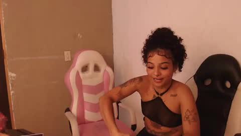 Snapshot of coffe_eyes chatting on October 2025 04:01:02 AM coffe_eyes online show from October 2025 04:01:02 AM