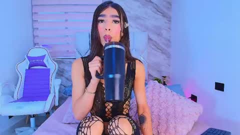 Snapshot of colett_hall chatting on June 2026 11:58:01 AM colett online show from June 2026 11:58:01 AM