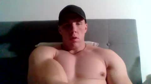 Snapshot of college_muscle chatting on January 2025 12:41:02 PM foreverxshredded online show from January 2025 12:41:02 PM