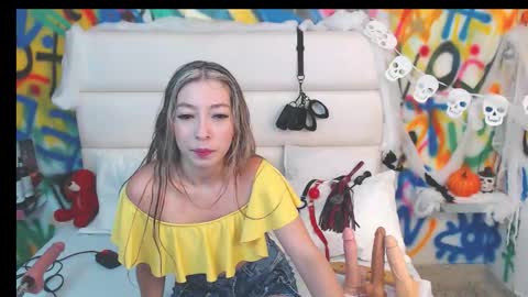 Snapshot of collins_aria chatting on October 2025 11:30:01 AM valentina online show from October 2025 11:30:01 AM