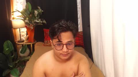 Snapshot of colossalboy chatting on January 2025 12:20:01 PM Sunny online show from January 2025 12:20:01 PM