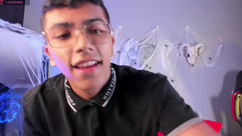 colstorw_ online show from October 2025 10:37:01 AM