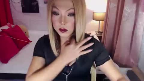 Snapshot of commanderofsexx chatting on June 2026 05:08:01 AM QUEEN SABRINA online show from June 2026 05:08:01 AM