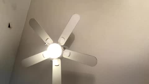 Snapshot of comnfromme1 chatting on September 2025 10:56:02 PM comnfromme1 online show from September 2025 10:56:02 PM