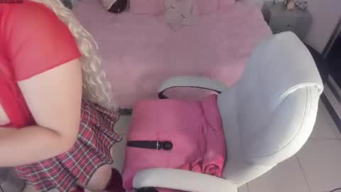 Snapshot of conny_curly chatting on July 2026 12:42:02 PM Conny online show from July 2026 12:42:02 PM