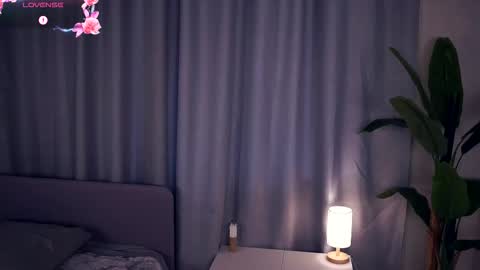 Snapshot of constanceglascov chatting on October 2025 05:17:02 AM Hello im Sofia Welcme to my room .More hugs and kiss for you online show from October 2025 05:17:02 AM