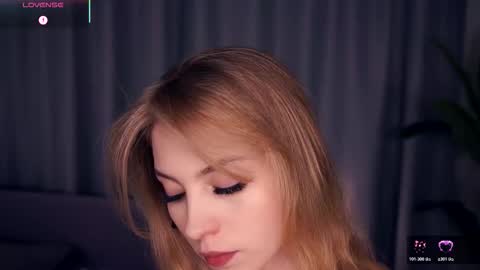 Snapshot of constanceglascov chatting on October 2025 06:26:02 AM Hello im Sofia Welcme to my room .More hugs and kiss for you online show from October 2025 06:26:02 AM