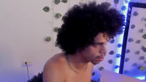 Aaron  online show from November 2025 03:23:01 PM