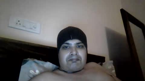 Snapshot of cool_breeze09 chatting on February 2025 09:55:01 PM Cool Breeze09 online show from February 2025 09:55:01 PM