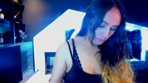 Snapshot of coral_gibson chatting on February 2025 12:18:02 PM Coral online show from February 2025 12:18:02 PM