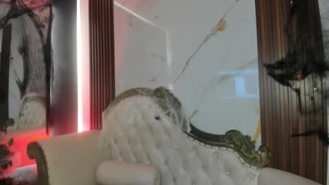 Coralie Bronson online show from October 2025 04:20:01 AM