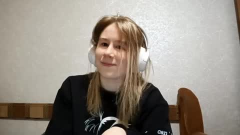 Niki online show from May 2026 12:13:02 PM