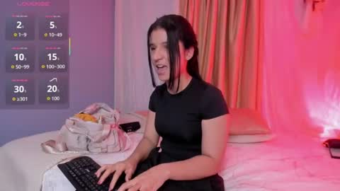 Snapshot of cositarika__ chatting on June 2026 11:43:02 AM Lunita online show from June 2026 11:43:02 AM