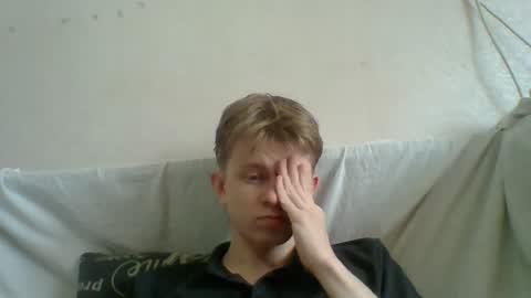 Snapshot of cosm2312 chatting on April 2026 08:19:02 AM Andrew online show from April 2026 08:19:02 AM