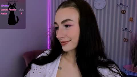 Snapshot of cosmicfaye chatting on September 2025 08:05:01 AM cosmicfaye online show from September 2025 08:05:01 AM