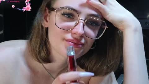 Snapshot of cosmicwish69 chatting on December 2024 02:18:01 AM Lili online show from December 2024 02:18:01 AM