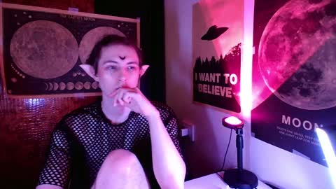 Snapshot of cosmonudes chatting on December 2024 10:30:01 PM Barry online show from December 2024 10:30:01 PM