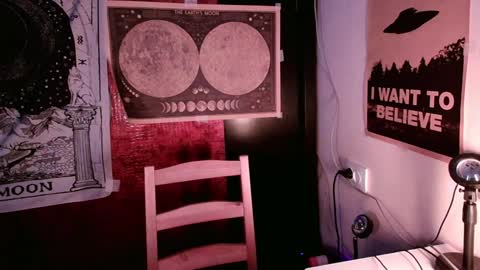 Snapshot of cosmonudes chatting on January 2025 07:38:01 PM Barry online show from January 2025 07:38:01 PM