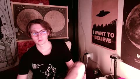 Snapshot of cosmonudes chatting on January 2025 10:28:02 PM Barry online show from January 2025 10:28:02 PM