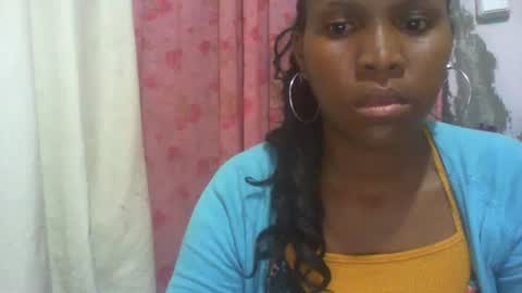 couleur_vanille online show from February 2025 01:44:02 AM