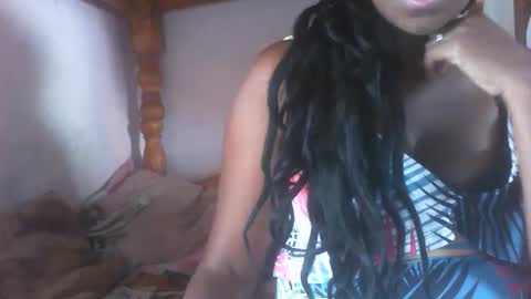 couleur_vanille online show from February 2025 06:18:02 AM