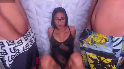 Snapshot of couple_latin2025 chatting on November 2025 09:18:01 PM couple_latin2025 online show from November 2025 09:18:01 PM