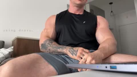 couplemuscle40 online show from October 2025 02:14:02 PM