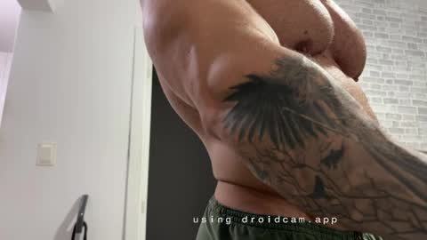 couplemuscle40 online show from April 2026 02:42:02 AM