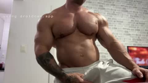 Snapshot of couplemuscle40 chatting on July 2026 09:17:01 PM couplemuscle40 online show from July 2026 09:17:01 PM