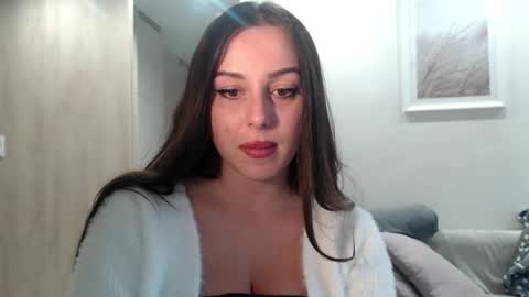 Courtney online show from October 2025 02:03:02 PM