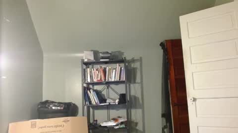 Courtney online show from October 2025 05:57:01 PM