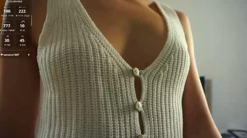 Yui online show from October 2025 07:27:01 AM