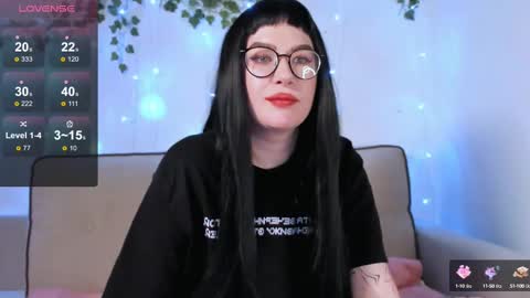 Snapshot of coy_amina_ chatting on March 2025 09:13:02 PM Lilith online show from March 2025 09:13:02 PM