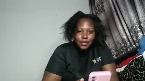 Snapshot of cozy_dion chatting on April 2026 06:05:02 PM Erykah online show from April 2026 06:05:02 PM