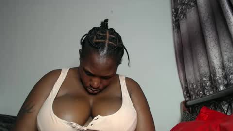 Snapshot of cozy_dion chatting on April 2026 06:34:01 PM Erykah online show from April 2026 06:34:01 PM