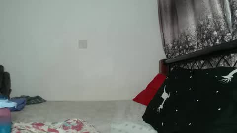 Snapshot of cozy_dion chatting on April 2026 06:52:01 PM Erykah online show from April 2026 06:52:01 PM