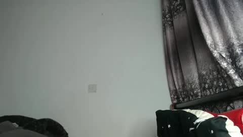 Snapshot of cozy_dion chatting on April 2026 08:23:01 PM Erykah online show from April 2026 08:23:01 PM